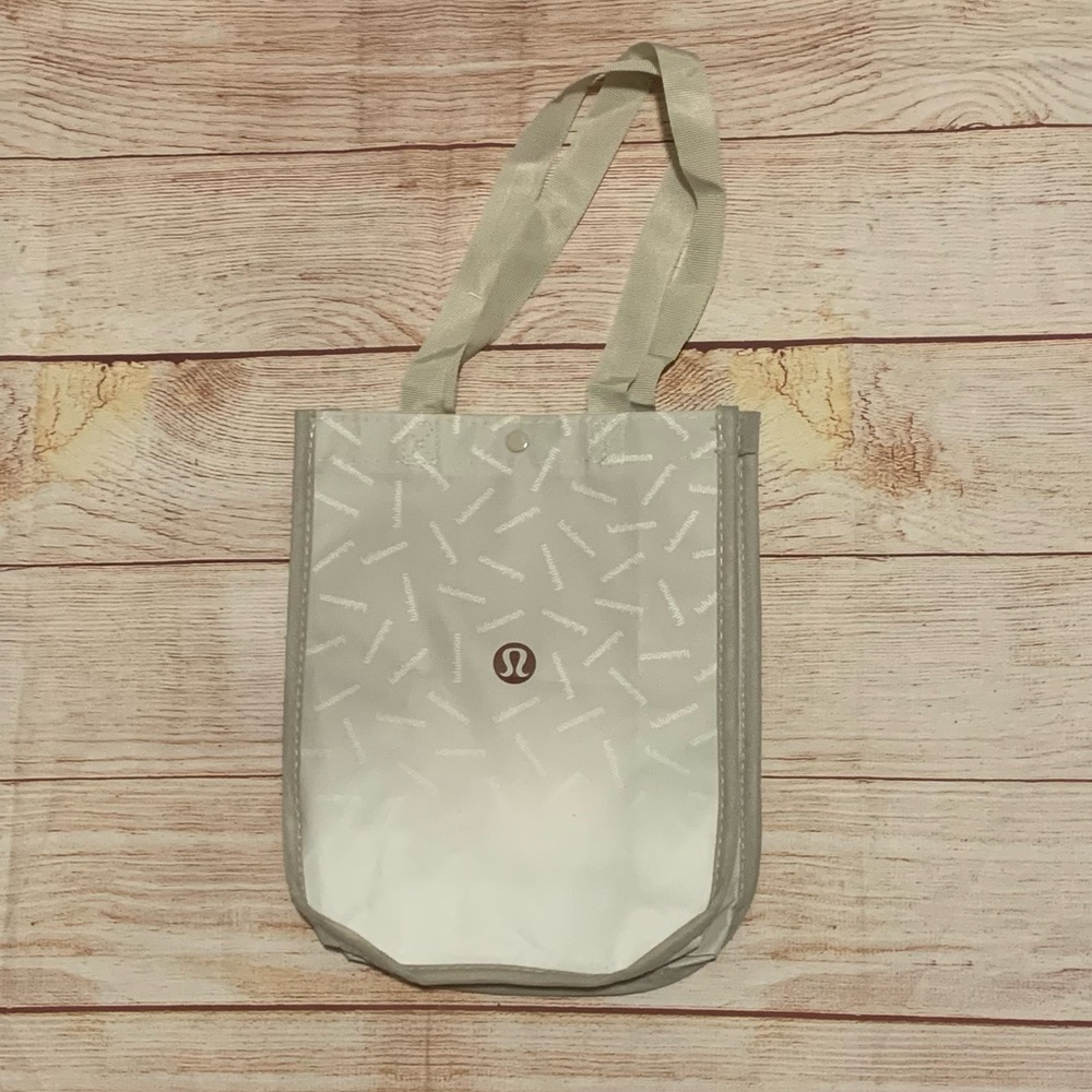 Lululemon limited reusable tote